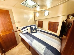 SEAGLASS 39 2006 American Tug 41: Guest Cabin Looking Aft