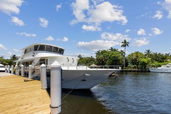 JEF82110L506 6 7_2006 82ft Jefferson Starship Pilothouse