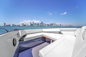 Cruisers Yachts 42 GLS OB 43 42' Yacht Cruisers GLS-43