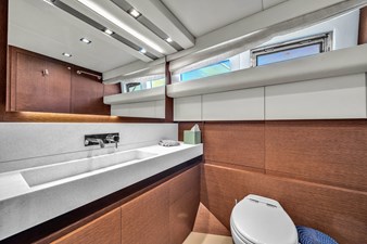 2015 Prestige 750 53 