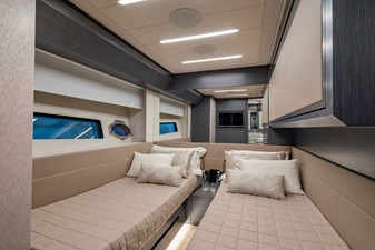 SILVER BULLET 25 02) Pershing 8X_16_SILVER BULLET_Interior_15