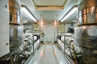 FERRETTI 881 36 