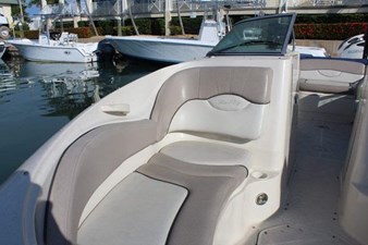 2004 Sea Ray 220 Sundeck 15 16