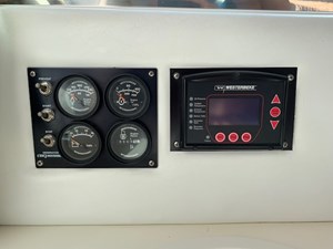 LUCHY 20 1995 SEA RAY 63 GENERATOR CONTROL