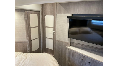 Azimut Magellano 53 49 