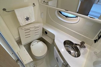 Monterey 335 Sport Yacht 28 2016-monterey-335-sport-yacht-power-9542251-20240910120223199-1_LARGE