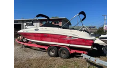 2005 Sea Ray 240 Sundeck 3 
