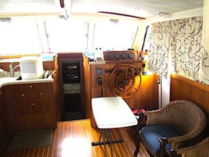 2002 Mainship 390 Trawler 25 26