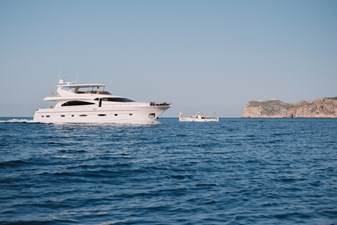 ASTONDOA 82 GLX  3 Astondoa 82 GLX
