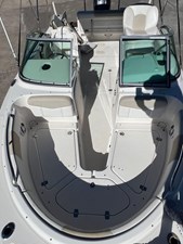 2014 Robalo R227 Dual Console 6 