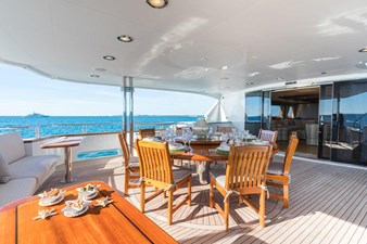 MISS STEPHANIE 37 Bridge Aft  Deck Exterior Dining