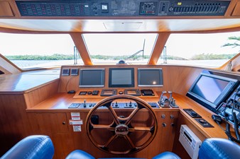 PIVOT 42 97_marlow_pivot_pilothouse_4