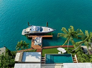 ESSENCE 78 79_2010 60ft Sunseeker Predator ESSENCE