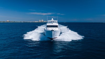Outrageous  4 Hatteras 80