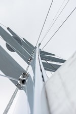 CABOCHON 7 7. Carbon fiber in mast furlin