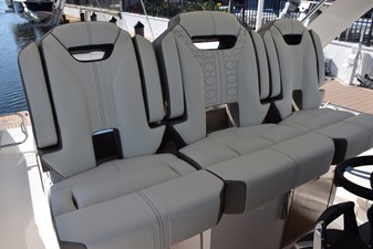 ERIKA RAY 15 Helm seats with armrests up 