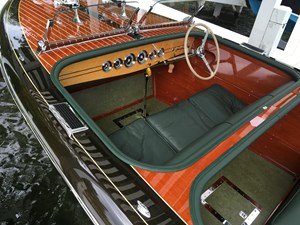 1940 Chris-Craft Deluxe Runabout 8 8