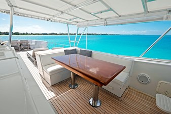 SERENITY 33 Sundeck