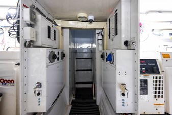 EAGLE'S NEST 81 _forward_stateroom_6