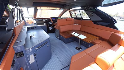LAZY BLUM 6 Cockpit
