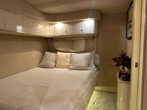 LUCHY 35 1995 SEA RAY 63 GUEST STATEROOM