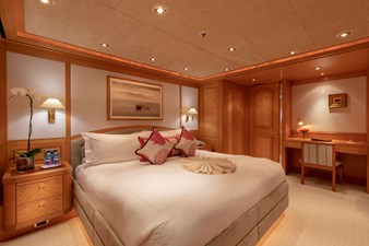 LAUREL 34 LAUREL 240'/73.15m Delta 2006/2014 Motor Yacht: VIP Stateroom