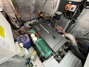 LAS BRISAS 33 Engine Room