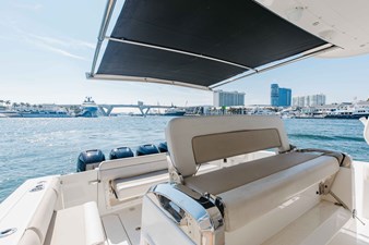 Boston Whaler 420 Outrage 49 