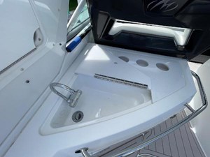 Monterey 335 Sport Yacht 11 2016-monterey-335-sport-yacht-power-9542251-20240910120134269-1_LARGE
