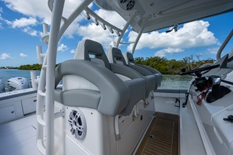 Dog House II  71 41_regulator_dog_house_ii_helm_6