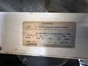 1998 Sea Ray 330 DA 43 