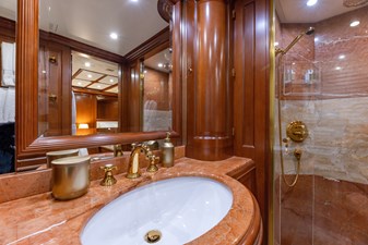 NAMASTE 24 Lower Deck Port Twin Ensuite