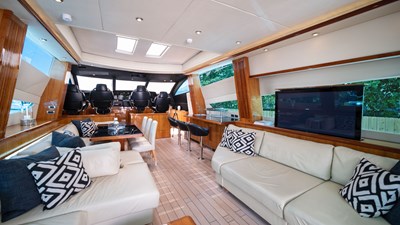- 21 22_2007 108ft Sunseeker Predator