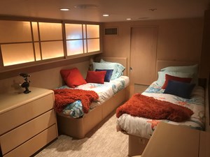 MON SHERI  41 Starboard Twin Cabin