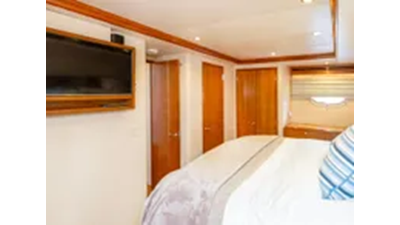 2007 Hatteras 64 Motor Yacht  29 