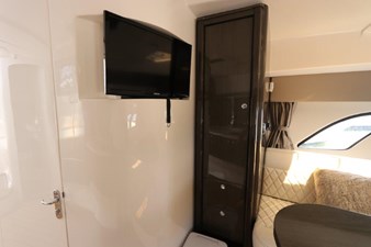 - 38 39_2019 47ft Intrepid 475 Sport Yacht