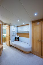 WIRE WE HERE 71 115_crescent_wire_we_here_master_stateroom_7