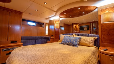 UNBRIDLED 57 DSC00552