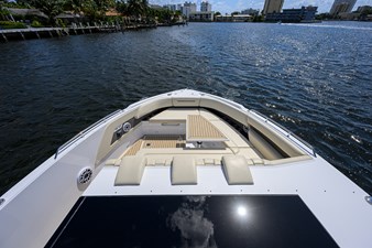 2024 Cruisers Yachts 50 GLS Outboard 2 