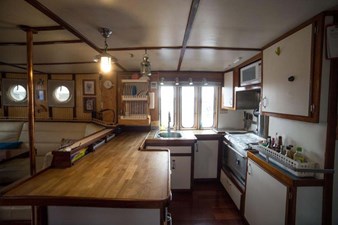 Elizabeth Ruth 6 Galley