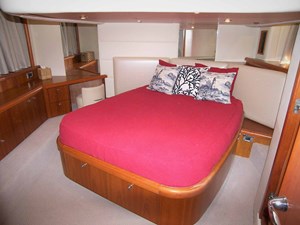 YOUNG GIRL 15 Master Stateroom Berth