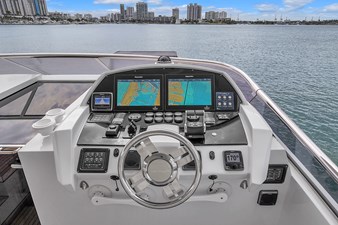 95 Raised Pilothouse 93 95' Azimut-62