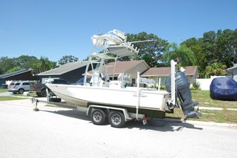 2010 Cape Horn Center Console 1 