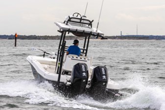 28' Caymas 281HB Center Console 24 