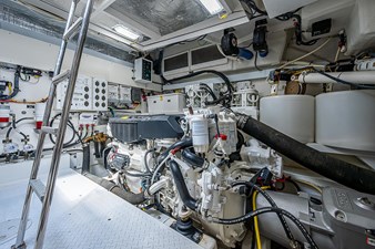 2017 Cruisers Yachts 60 Cantius 77 