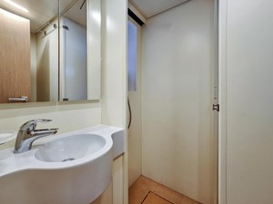 - 72 73_2021 85ft Ferretti Yachts 850