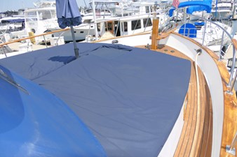 LOVE U 2 47 Deck Forward