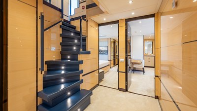 INSPIRATION 61 Benetti-125-IYG-Italian-Yacht-Group-Listing-on-YachtWay-63