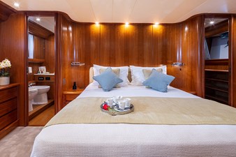 VYNO 21 Master Cabin