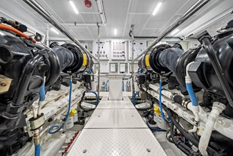 OBSESSION 92 Engine Room Looking Forward  